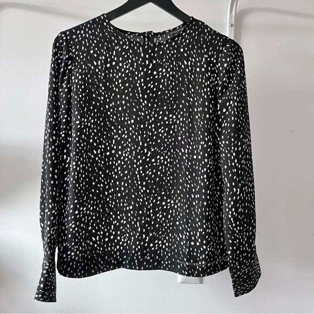 Banana Republic Black Long Sleeves Blouse in Polka Dots